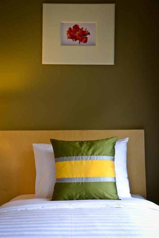 Hotel Tibera Taman Cibeunying Bandung Zimmer foto