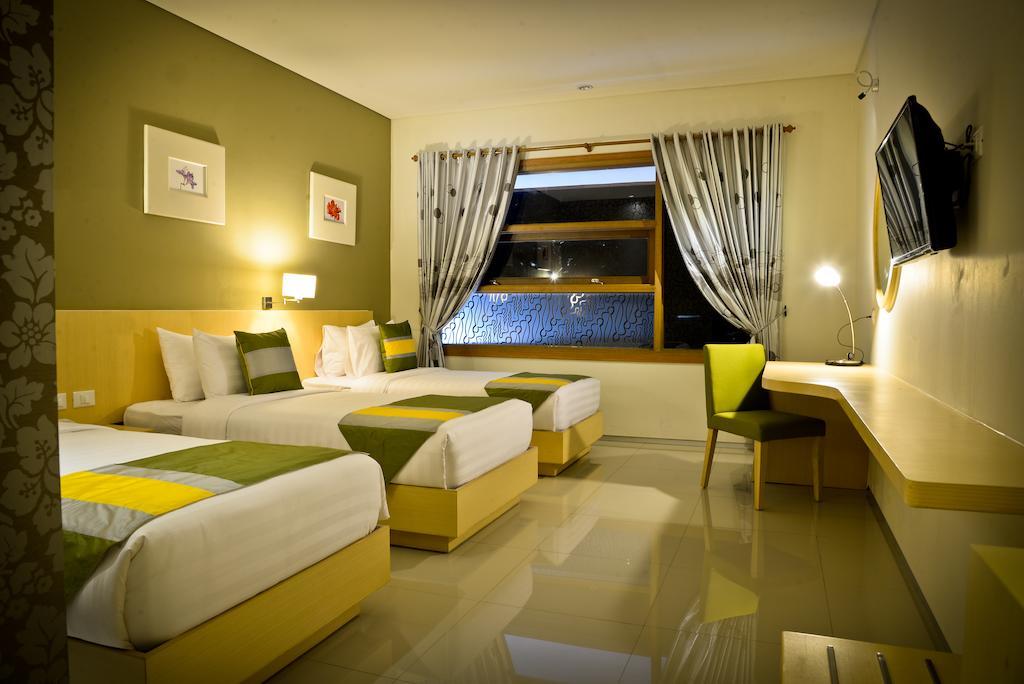 Hotel Tibera Taman Cibeunying Bandung Zimmer foto