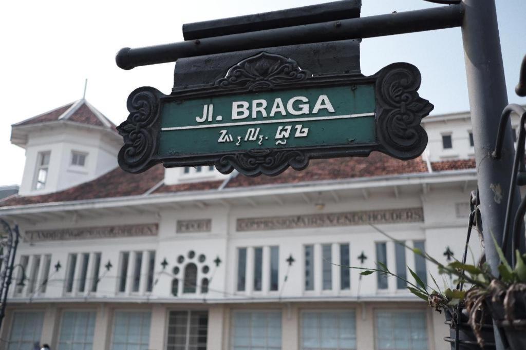Hotel Tibera Taman Cibeunying Bandung Exterior foto