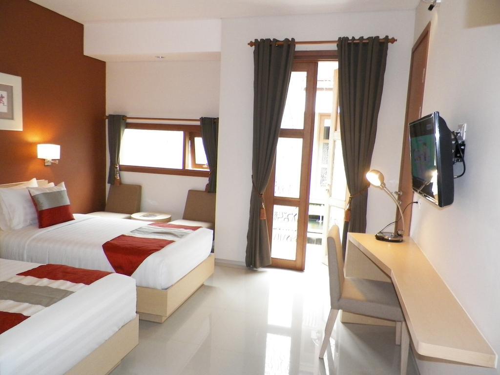 Hotel Tibera Taman Cibeunying Bandung Exterior foto